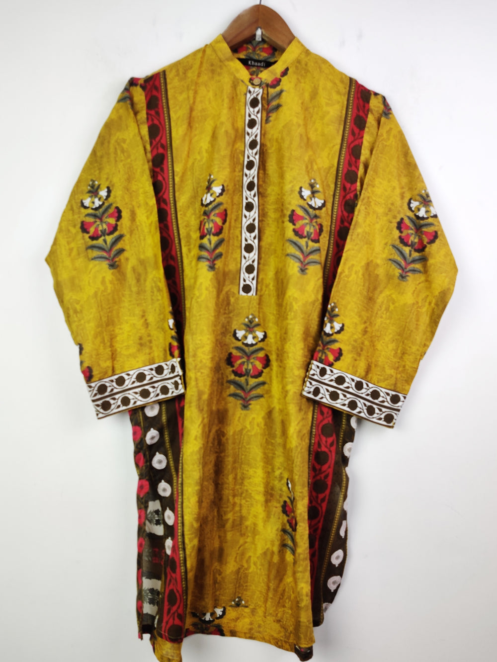 Buy online pre-used pre-loved 100% authentic & Original branded Khaadi (BK-1638) available in Pakistan. Top international brands avilable.