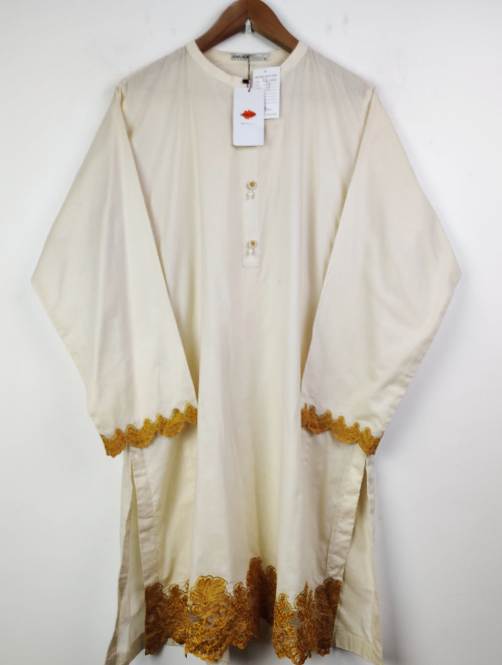 Buy online pre-used pre-loved 100% authentic & Original branded Khaadi (BK-1673) available in Pakistan. Top international brands avilable.