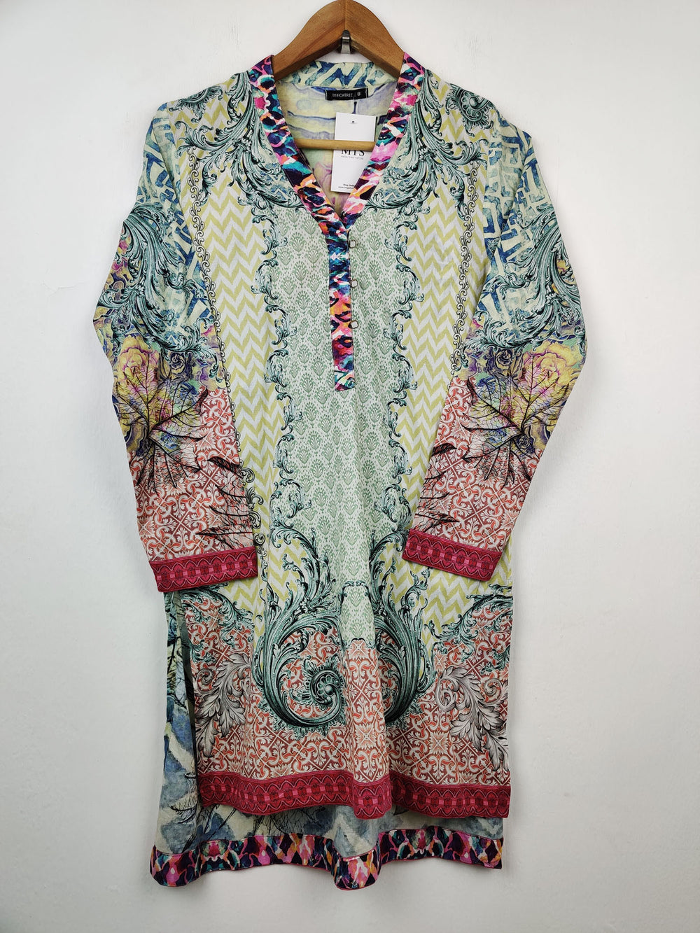 Buy online pre-used pre-loved 100% authentic & Original branded Beechtree (BK-171) available in Pakistan. Top international brands avilable.