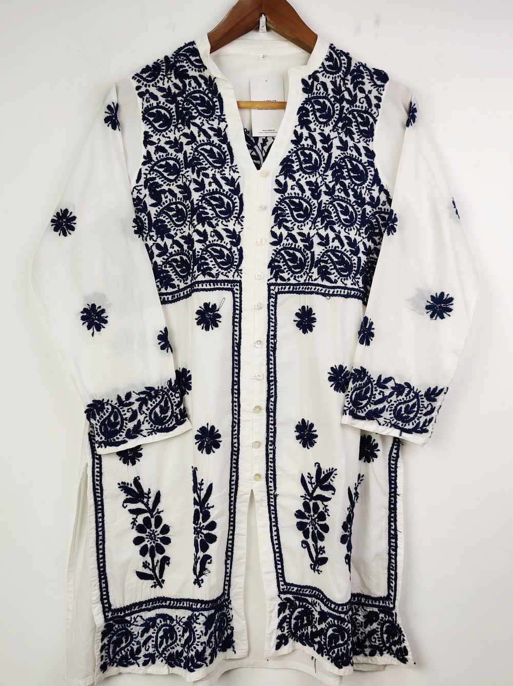 Buy online pre-used pre-loved 100% authentic & Original branded Unknown Brand (BK-1738) available in Pakistan. Top international brands avilable.