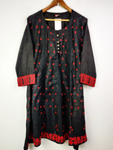 Buy online pre-used pre-loved 100% authentic & Original branded Bee Jays (BK-1744) available in Pakistan. Top international brands avilable.