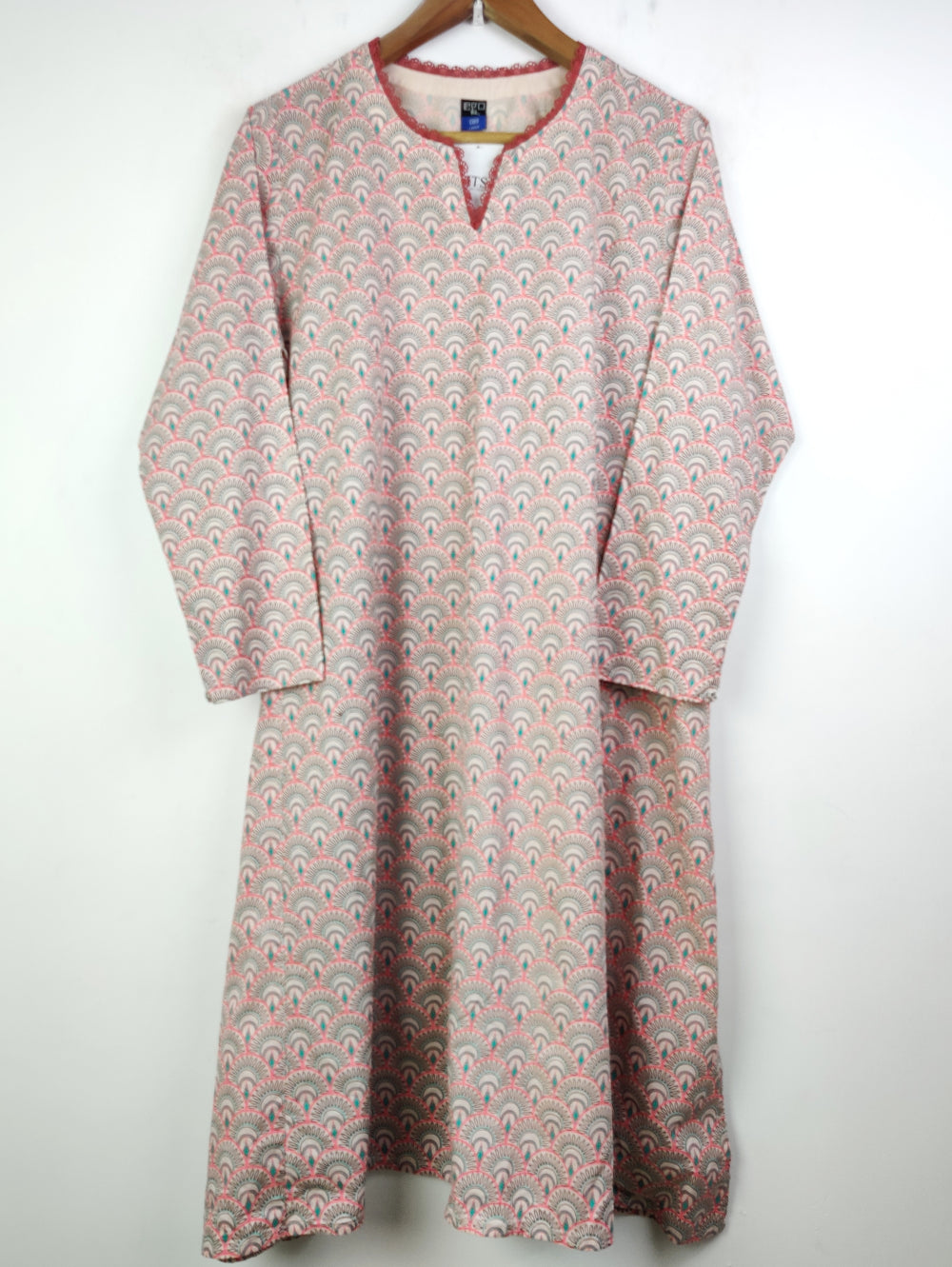 Buy online pre-used pre-loved 100% authentic & Original branded Ego (BK-1748) available in Pakistan. Top international brands avilable.