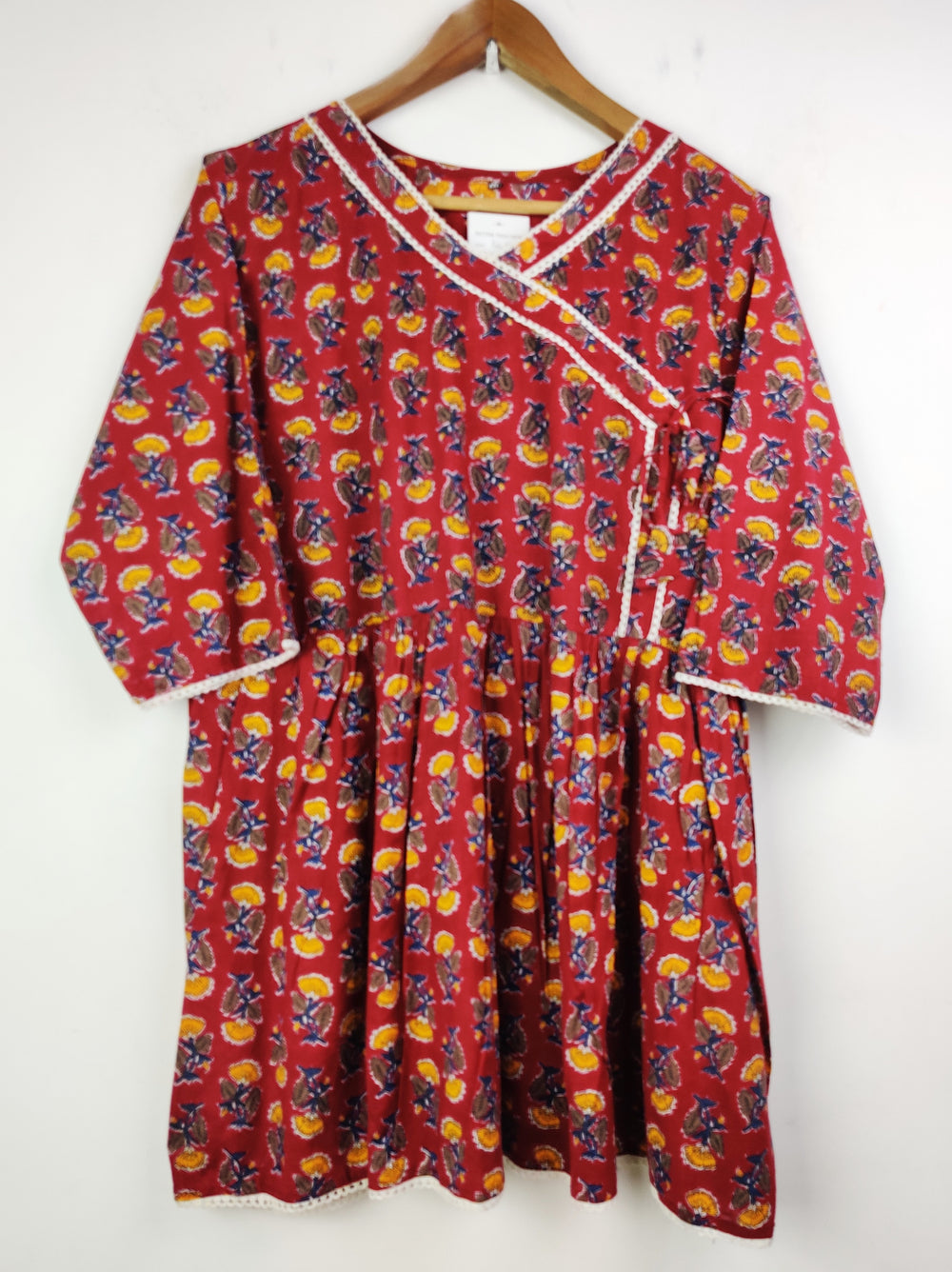 Buy online pre-used pre-loved 100% authentic & Original branded Unknown Brand (BK-1758) available in Pakistan. Top international brands avilable.