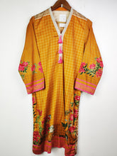 Buy online pre-used pre-loved 100% authentic & Original branded Unknown Brand (BK-1790) available in Pakistan. Top international brands avilable.