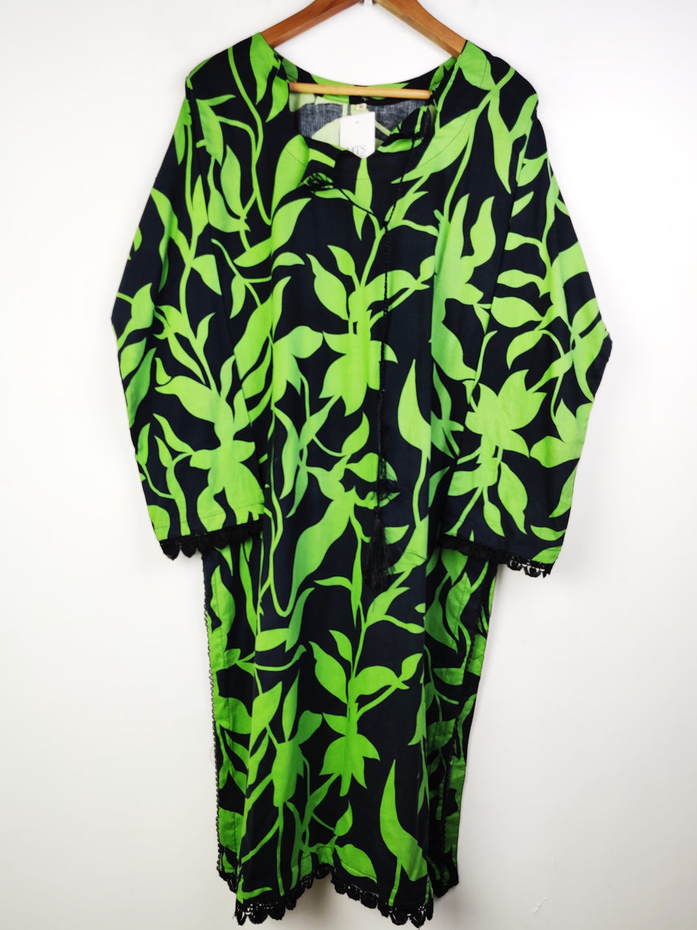 Buy online pre-used pre-loved 100% authentic & Original branded Unknown Brand (BK-1797) available in Pakistan. Top international brands avilable.