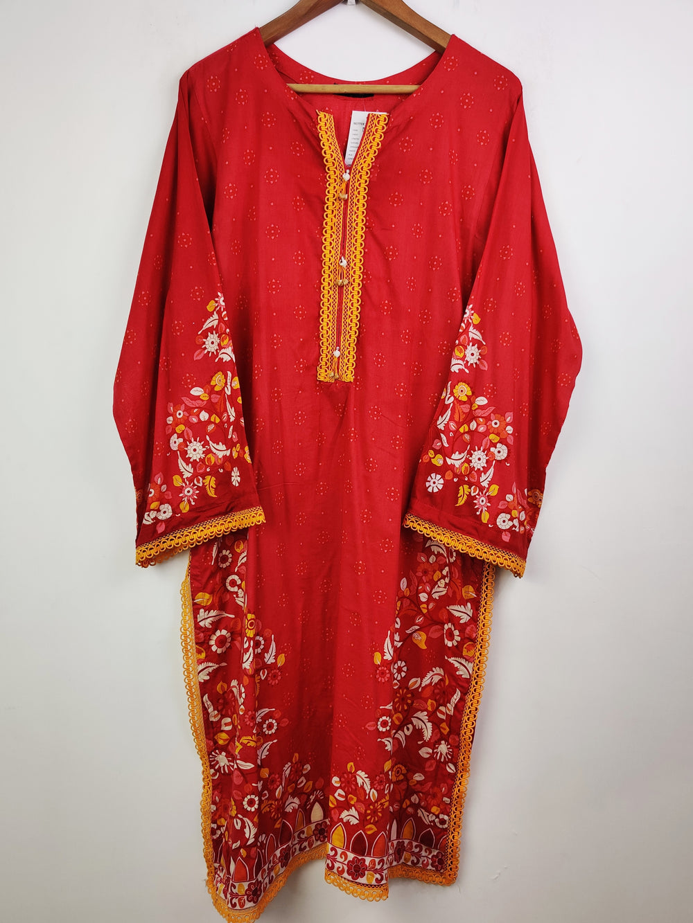 Buy online pre-used pre-loved 100% authentic & Original branded J. (BK-1827) available in Pakistan. Top international brands avilable.