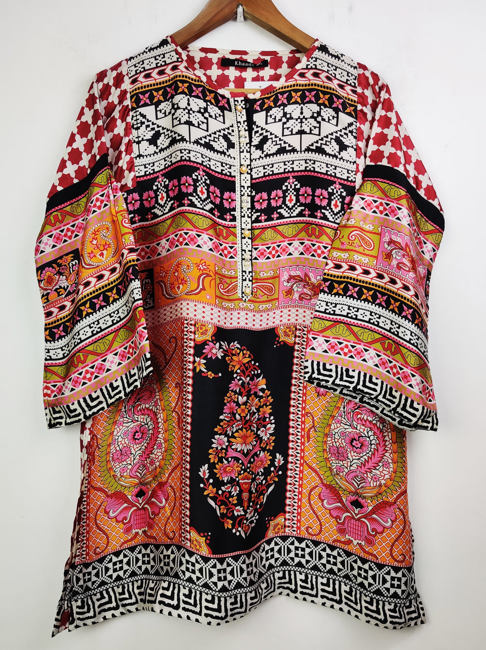 Buy online pre-used pre-loved 100% authentic & Original branded Khaadi (BK-1845) available in Pakistan. Top international brands avilable.