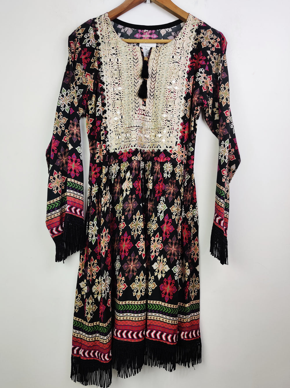 Buy online pre-used pre-loved 100% authentic & Original branded Unknown Brand (BK-1850) available in Pakistan. Top international brands avilable.