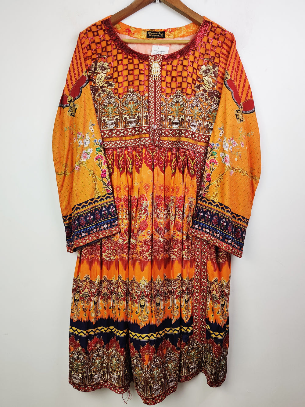 Buy online pre-used pre-loved 100% authentic & Original branded Maryam & Marias (BK-1851) available in Pakistan. Top international brands avilable.