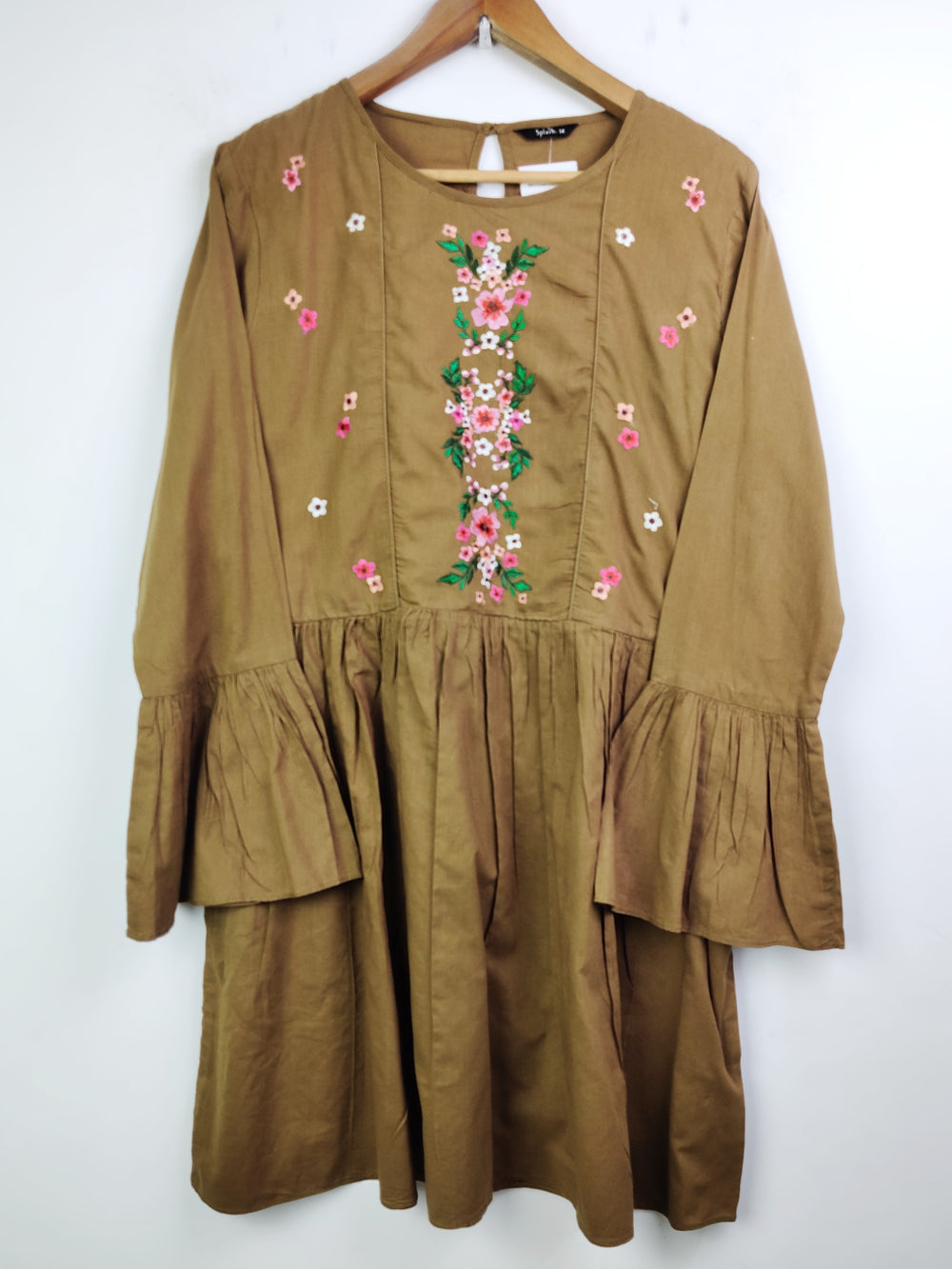 Buy online pre-used pre-loved 100% authentic & Original branded Splash (BK-1903) available in Pakistan. Top international brands avilable.