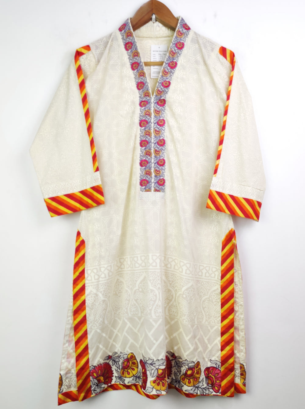 Buy online pre-used pre-loved 100% authentic & Original branded Unknown Brand (BK-1907) available in Pakistan. Top international brands avilable.