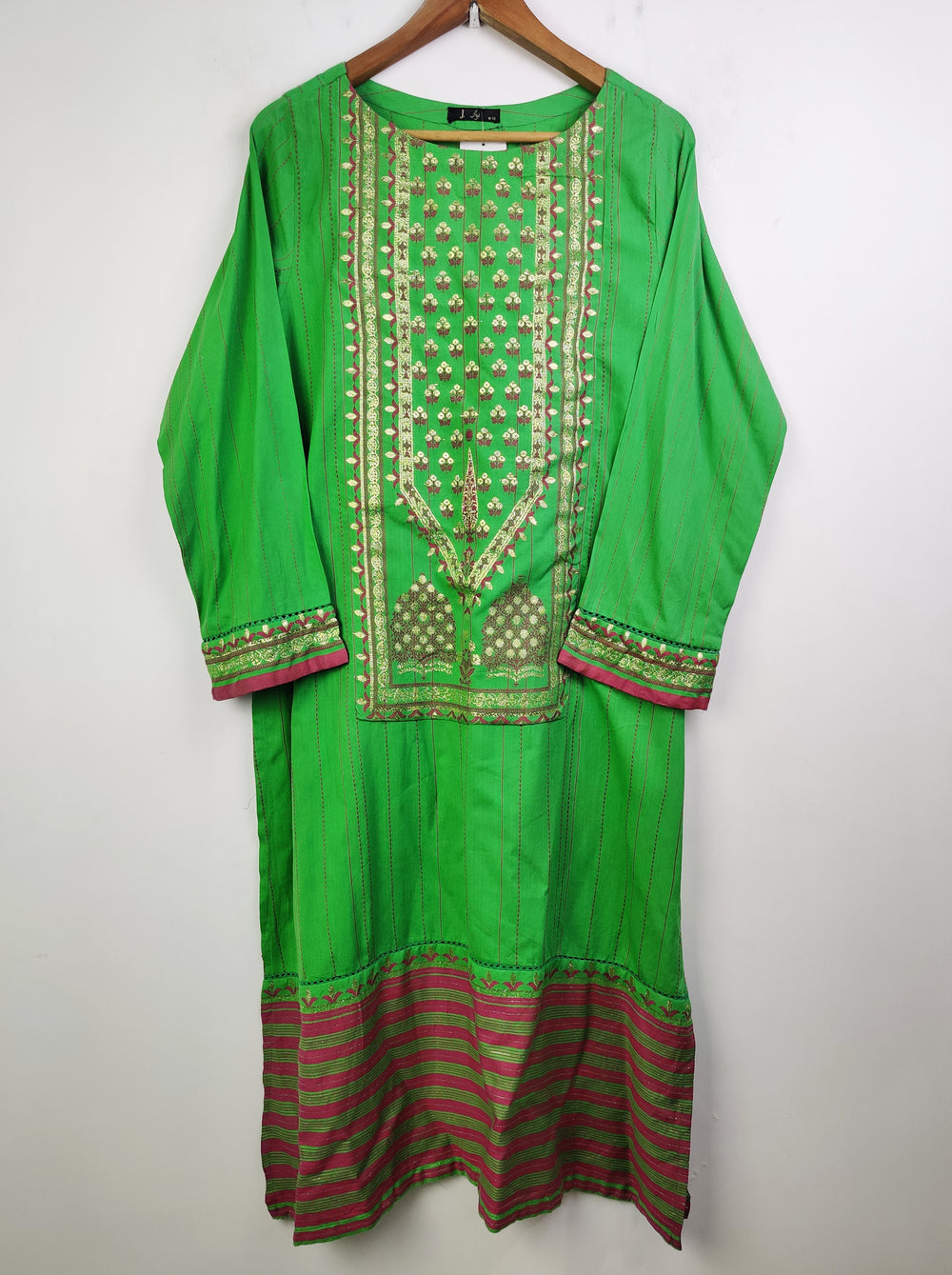 Buy online pre-used pre-loved 100% authentic & Original branded J. (BK-1925) available in Pakistan. Top international brands avilable.