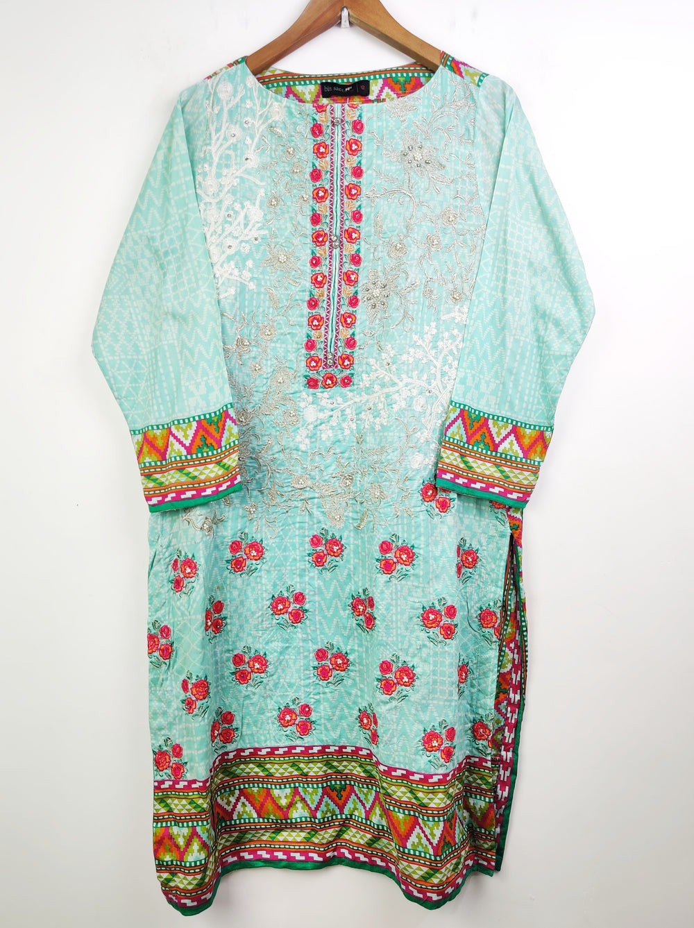 Buy online pre-used pre-loved 100% authentic & Original branded Bin Saeed (BK-1945) available in Pakistan. Top international brands avilable.