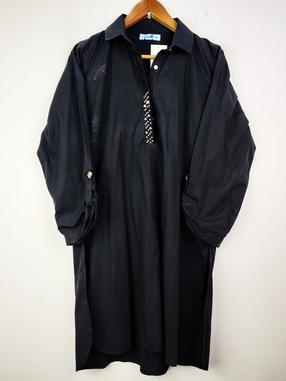 Buy online pre-used pre-loved 100% authentic & Original branded Zeen (BK-1994) available in Pakistan. Top international brands avilable.