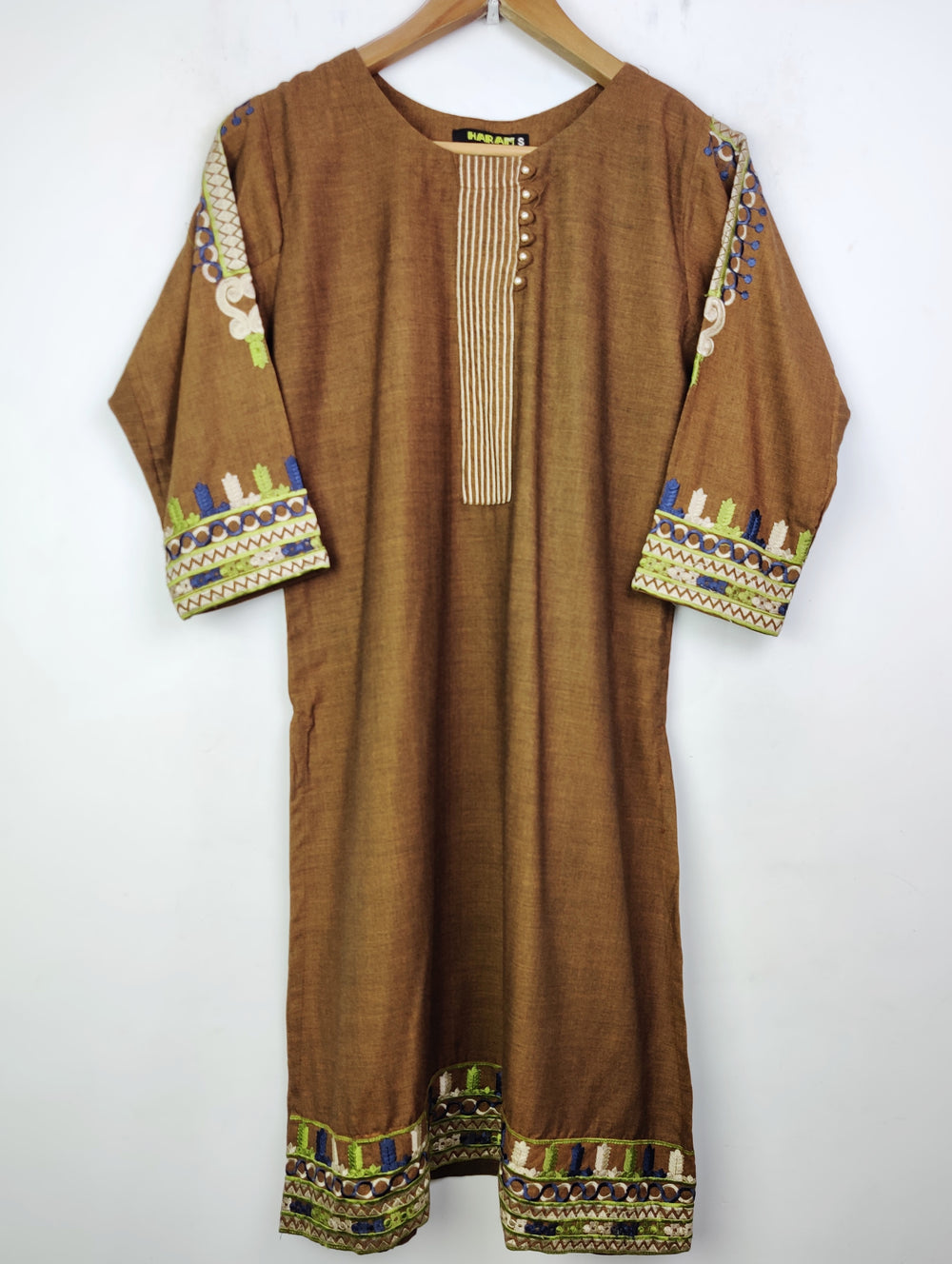 Buy online pre-used pre-loved 100% authentic & Original branded Haram (BK-1998) available in Pakistan. Top international brands avilable.