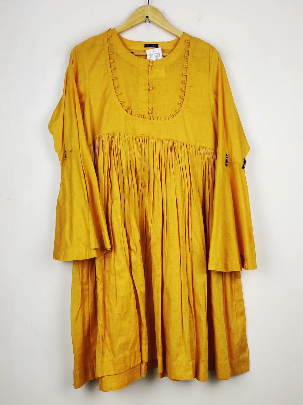 Buy online pre-used pre-loved 100% authentic & Original branded Sapphire (BK-2017) available in Pakistan. Top international brands avilable.