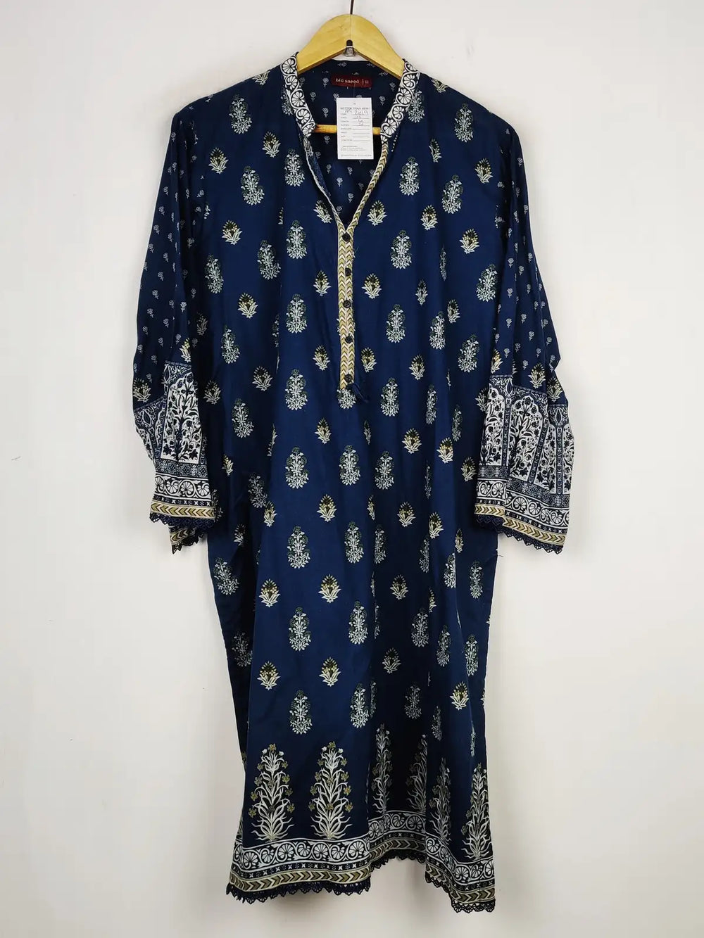 Buy online pre-used pre-loved 100% authentic & Original branded Bin Saeed (BK-2019) available in Pakistan. Top international brands avilable.