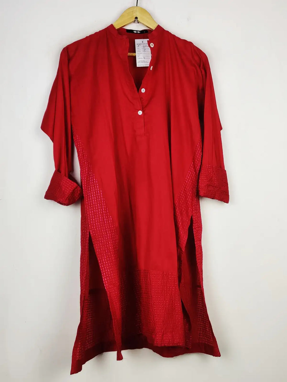 Buy online pre-used pre-loved 100% authentic & Original branded Khaadi (BK-2022) available in Pakistan. Top international brands avilable.