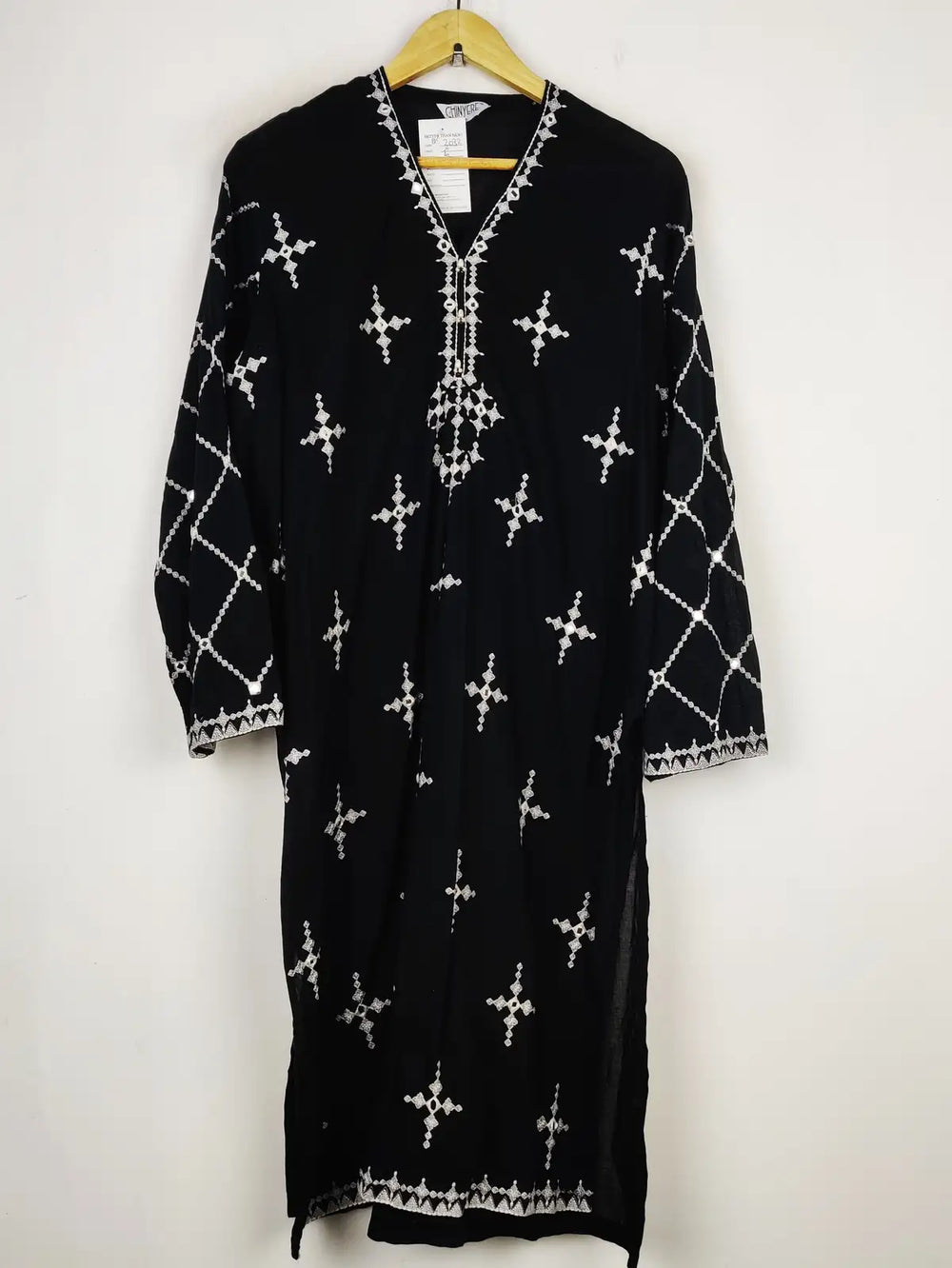 Buy online pre-used pre-loved 100% authentic & Original branded Chinyere (BK-2032) available in Pakistan. Top international brands avilable.