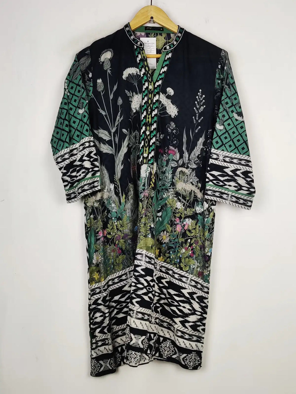 Buy online pre-used pre-loved 100% authentic & Original branded Limelight (BK-2037) available in Pakistan. Top international brands avilable.