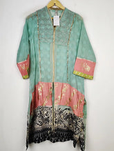 Buy online pre-used pre-loved 100% authentic & Original branded Outfitters (BK-2069) available in Pakistan. Top international brands avilable.