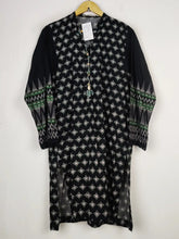 Buy online pre-used pre-loved 100% authentic & Original branded Khaadi (BK-2077) available in Pakistan. Top international brands avilable.