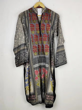 Buy online pre-used pre-loved 100% authentic & Original branded Khaadi (BK-2105) available in Pakistan. Top international brands avilable.