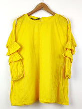 Buy online pre-used pre-loved 100% authentic & Original branded Khaadi (BK-214) available in Pakistan. Top international brands avilable.