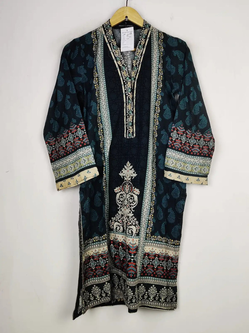 Buy online pre-used pre-loved 100% authentic & Original branded Bonanza Satrangi (BK-2158) available in Pakistan. Top international brands avilable.