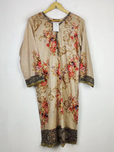 Buy online pre-used pre-loved 100% authentic & Original branded Bin Saeed (BK-2241) available in Pakistan. Top international brands avilable.