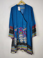 Buy online pre-used pre-loved 100% authentic & Original branded Khaadi (BK-2311) available in Pakistan. Top international brands avilable.