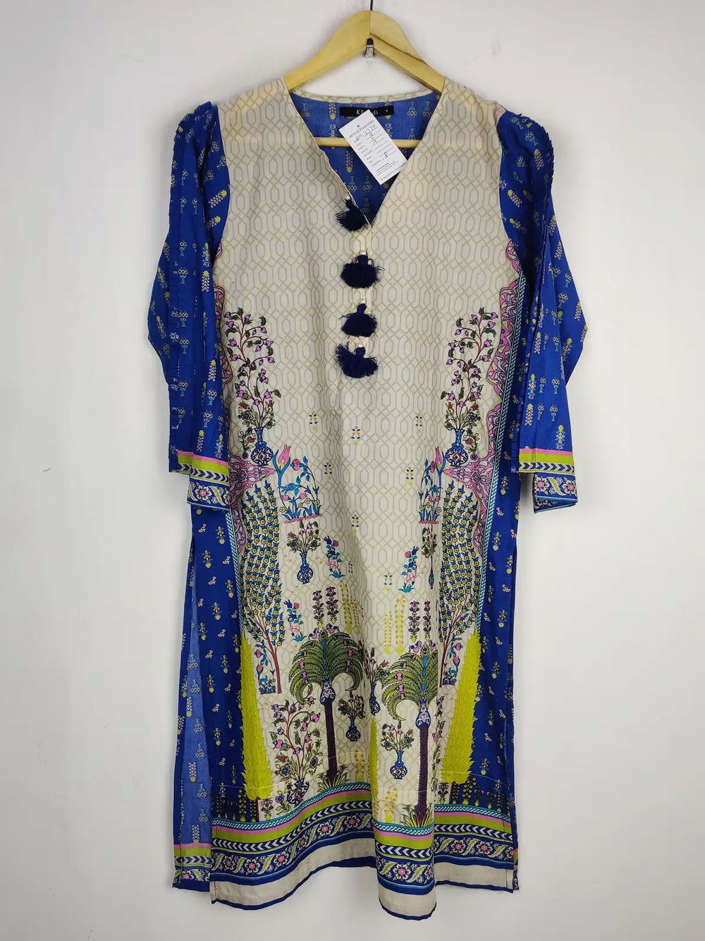 Buy online pre-used pre-loved 100% authentic & Original branded Khaadi (BK-2370) available in Pakistan. Top international brands avilable.