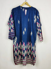 Buy online pre-used pre-loved 100% authentic & Original branded Alkaram (BK-2480) available in Pakistan. Top international brands avilable.