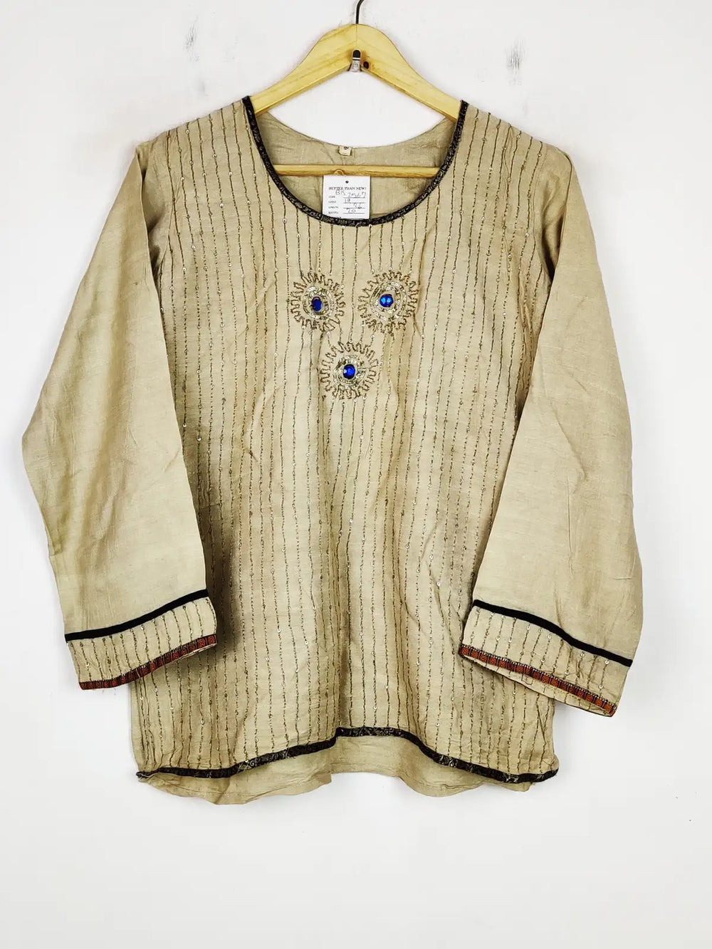 Buy online pre-used pre-loved 100% authentic & Original branded Unknown Brand (BK-2567) available in Pakistan. Top international brands avilable.