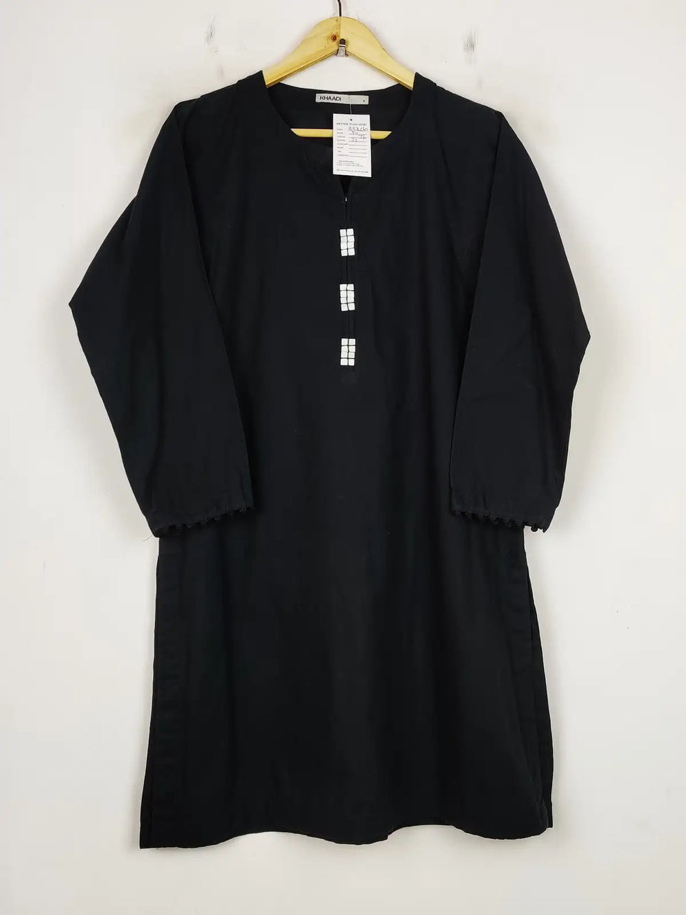 Buy online pre-used pre-loved 100% authentic & Original branded Khaadi (BK-2640) available in Pakistan. Top international brands avilable.