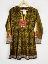 Buy online pre-used pre-loved 100% authentic & Original branded Khaadi (BK-2661) available in Pakistan. Top international brands avilable.