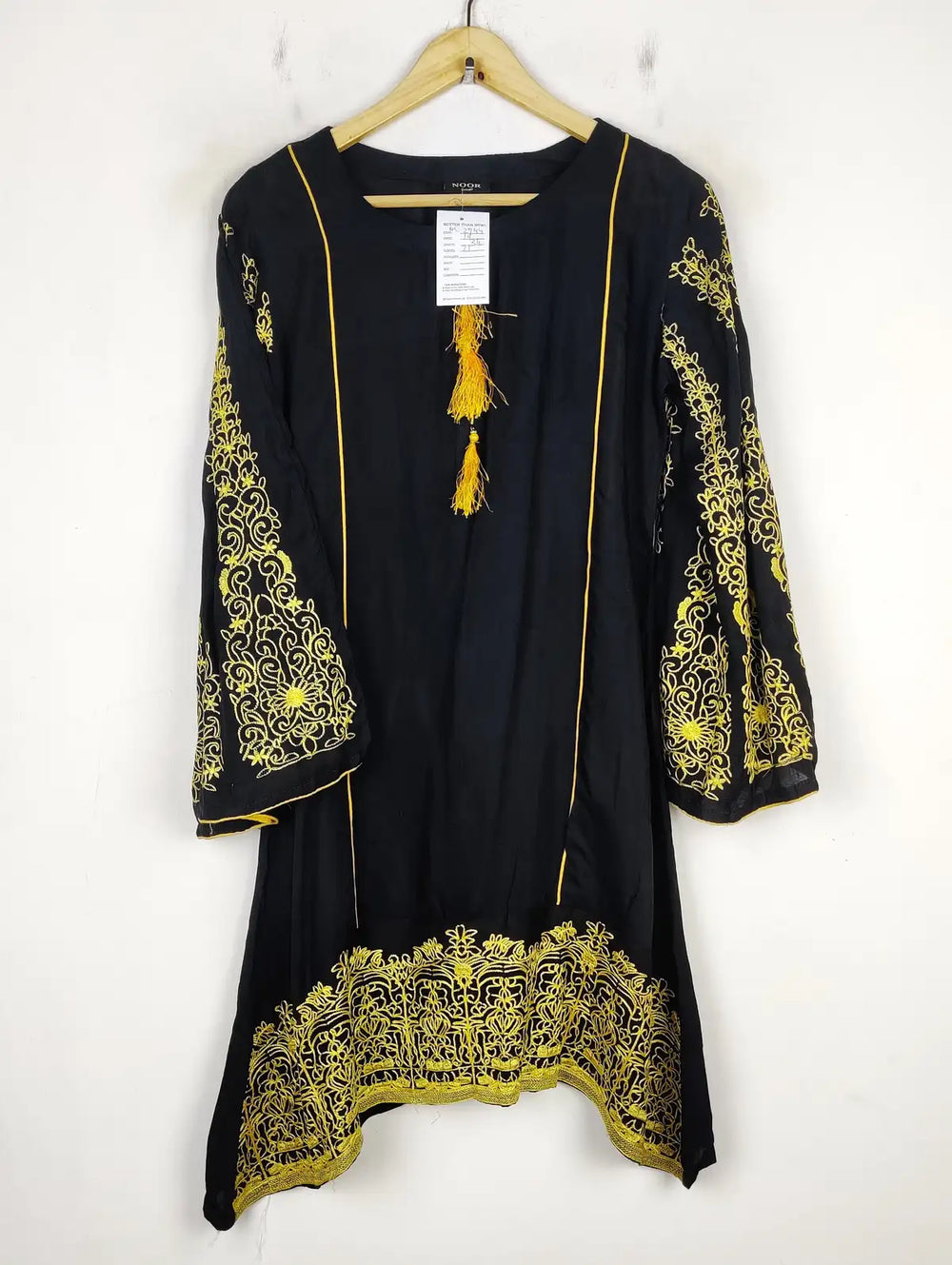 Buy online pre-used pre-loved 100% authentic & Original branded Noor (BK-2744) available in Pakistan. Top international brands avilable.