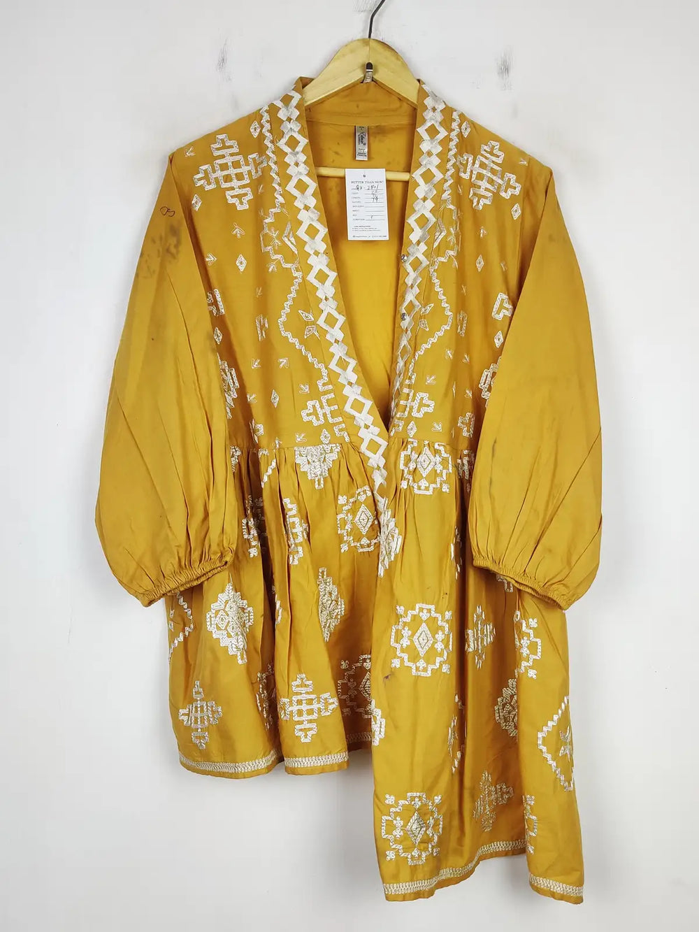 Buy online pre-used pre-loved 100% authentic & Original branded Ethnic (BK-2801) available in Pakistan. Top international brands avilable.