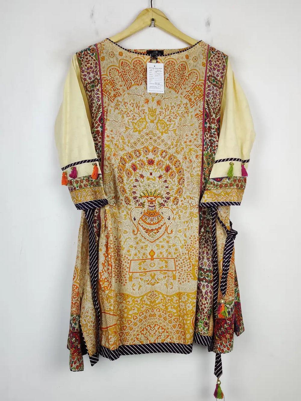 Buy online pre-used pre-loved 100% authentic & Original branded Almirah (BK-2806) available in Pakistan. Top international brands avilable.