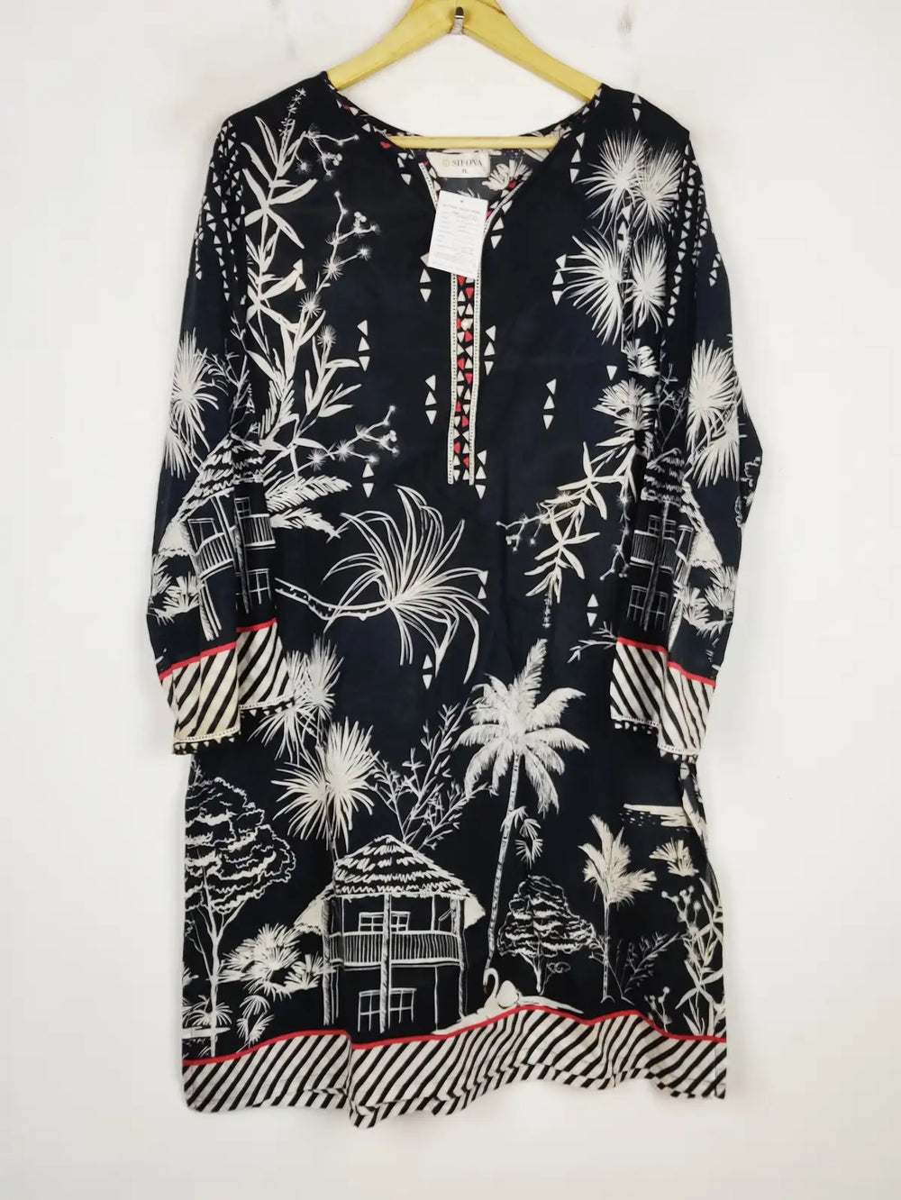 Buy online pre-used pre-loved 100% authentic & Original branded Sieona (BK-2811) available in Pakistan. Top international brands avilable.