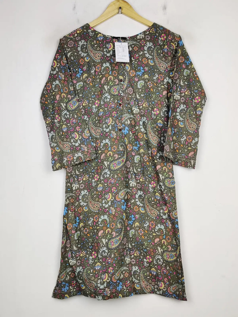 Buy online pre-used pre-loved 100% authentic & Original branded Nau Bahar (BK-3115) available in Pakistan. Top international brands avilable.