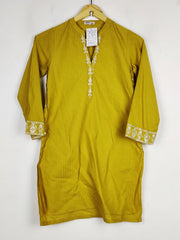 Buy online pre-used pre-loved 100% authentic & Original branded Sohaye (BK-3473) available in Pakistan. Top international brands avilable.
