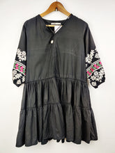 Buy online pre-used pre-loved 100% authentic & Original branded Khaadi (BK-352) available in Pakistan. Top international brands avilable.