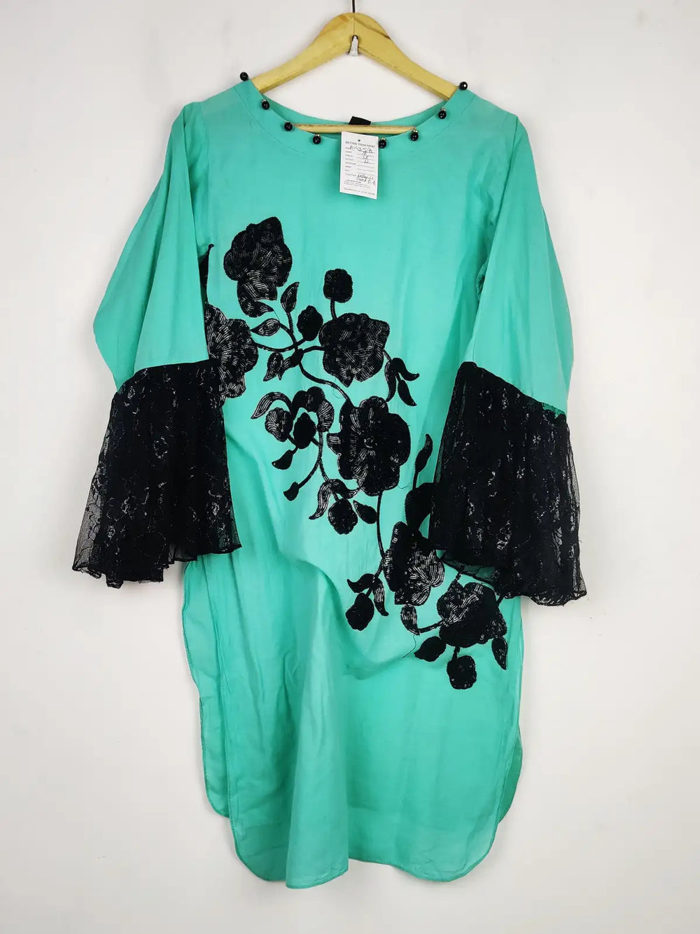 Buy online pre-used pre-loved 100% authentic & Original branded Barbaraz (BK-3544) available in Pakistan. Top international brands avilable.
