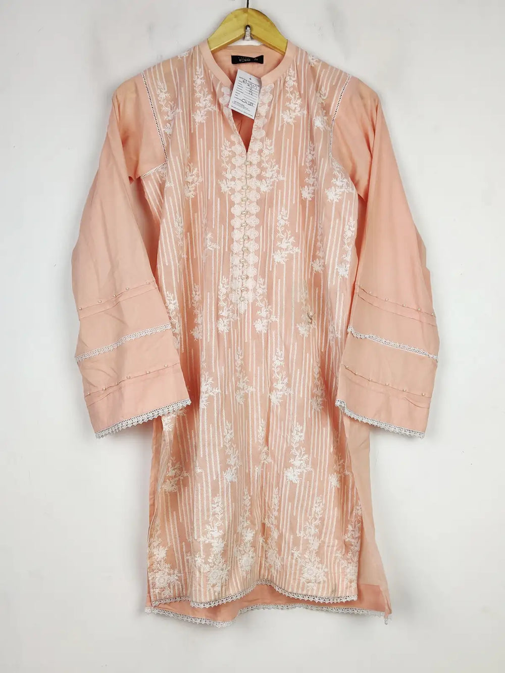 Buy online pre-used pre-loved 100% authentic & Original branded Kapray (BK-3707) available in Pakistan. Top international brands avilable.