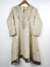 Buy online pre-used pre-loved 100% authentic & Original branded Motif (BK-386) available in Pakistan. Top international brands avilable.