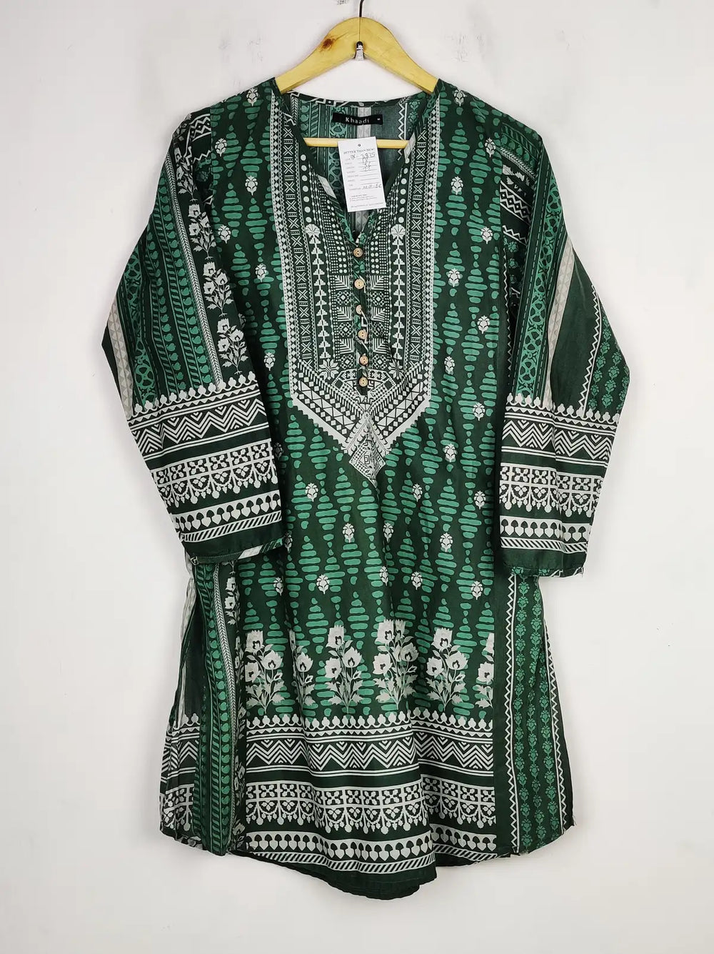 Buy online pre-used pre-loved 100% authentic & Original branded Khaadi (BK-3875) available in Pakistan. Top international brands avilable.
