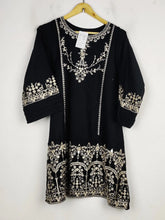 Buy online pre-used pre-loved 100% authentic & Original branded Unknown Brand (BK-3878) available in Pakistan. Top international brands avilable.