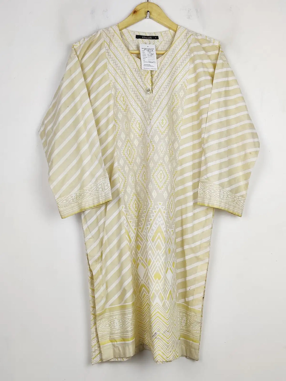 Buy online pre-used pre-loved 100% authentic & Original branded Khaadi (BK-3914) available in Pakistan. Top international brands avilable.