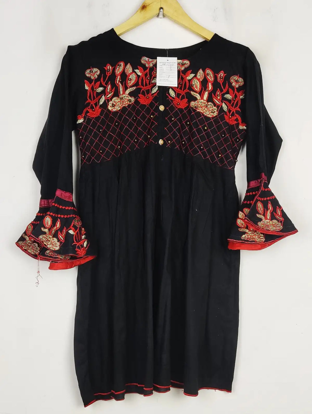 Buy online pre-used pre-loved 100% authentic & Original branded Unknown Brand (BK-4221) available in Pakistan. Top international brands avilable.